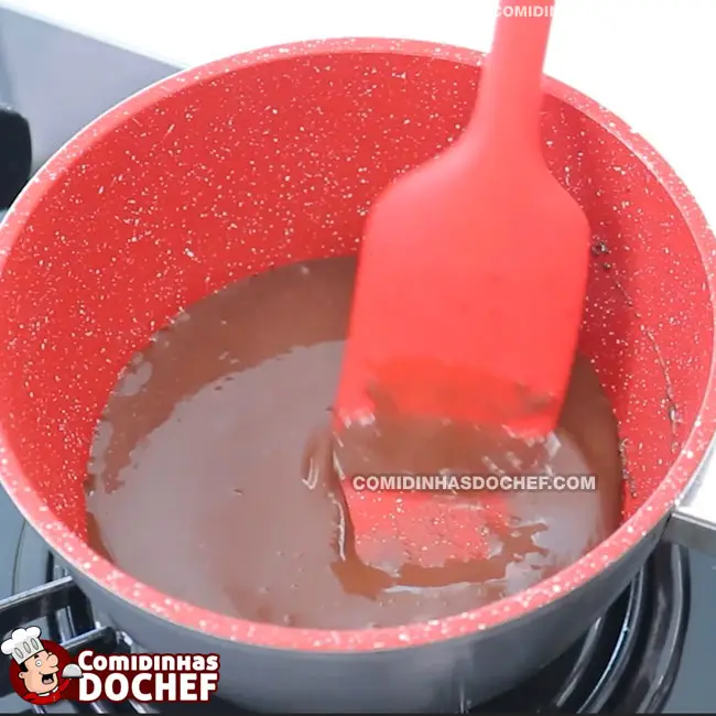 Bolo de Caneca de Chocolate Cremoso - Passo 3