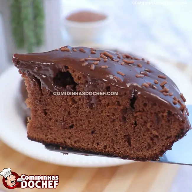 Bolo de Chocolate de Frigideira Fofinho com Calda de Chocolate - Passo 5