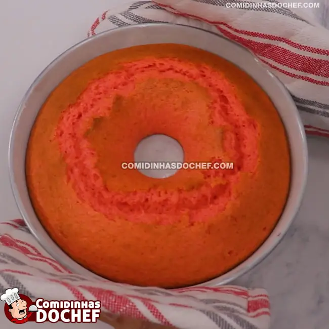 Bolo de Gelatina Simples e Fácil - Passo 9