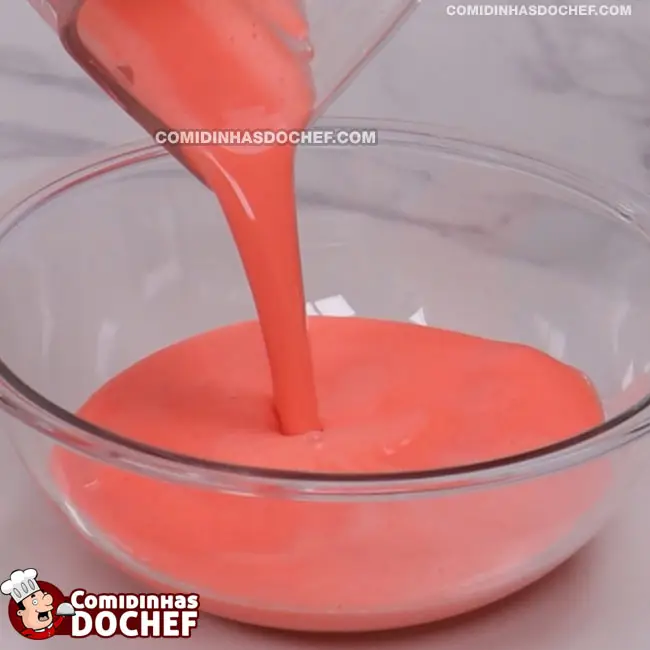 Bolo de Gelatina Simples e Fácil - Passo 3