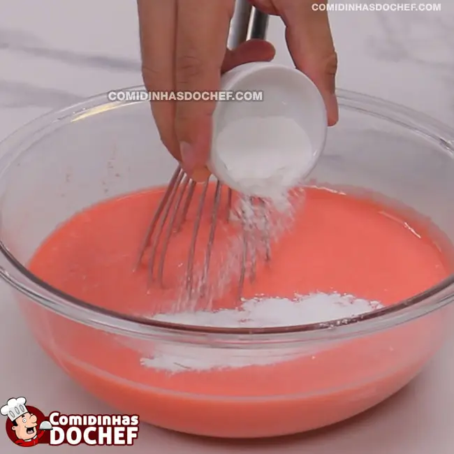 Bolo de Gelatina Simples e Fácil - Passo 6