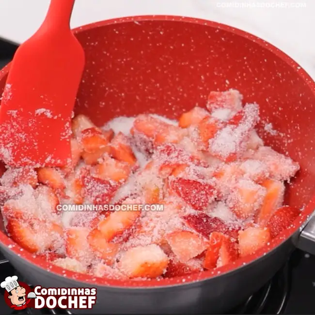 Geleia de Morango Fácil com Pedaços - Passo 2