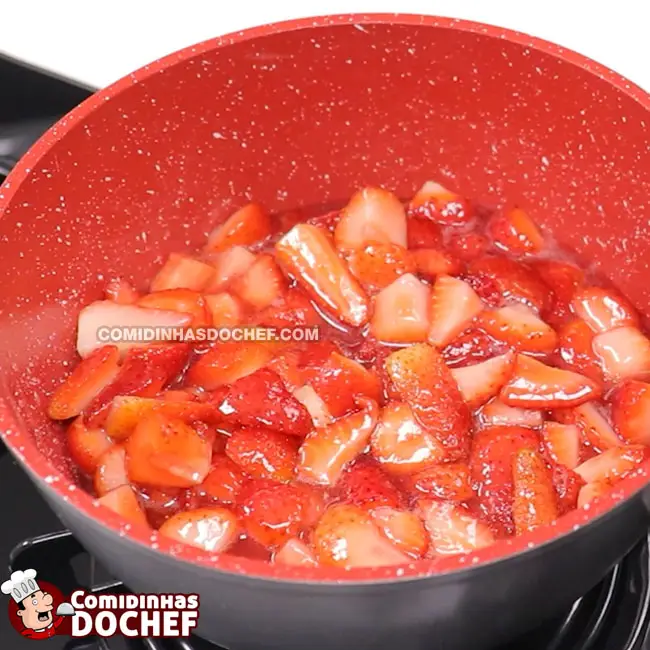 Geleia de Morango para Torta - Passo 4