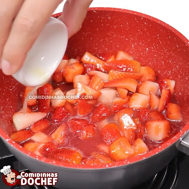 Geleia de Morango para Torta - Passo 5