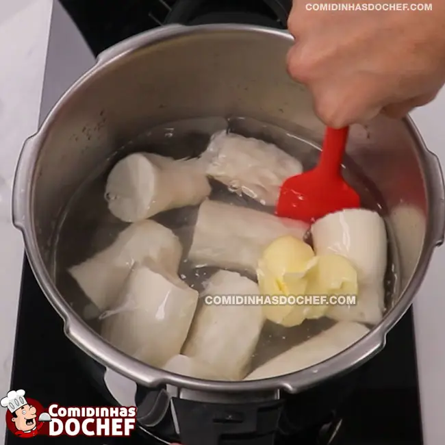 Purê de Aipim Cremoso com Creme de Leite - Passo 3
