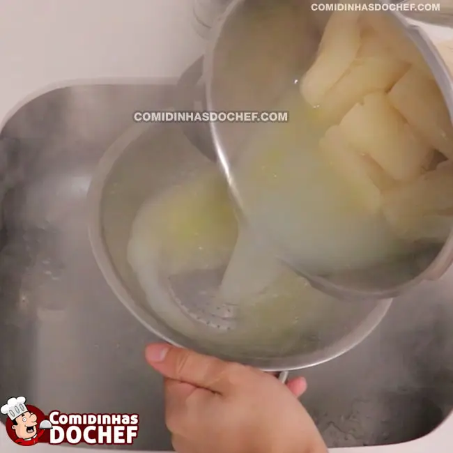 Purê de Aipim Cremoso com Creme de Leite - Passo 5