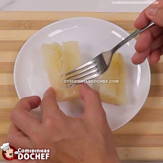 Purê de Aipim Cremoso com Creme de Leite - Passo 6