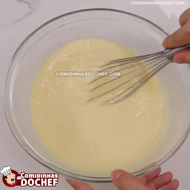 Bolo Bombocado Simples e Fácil - Passo 3