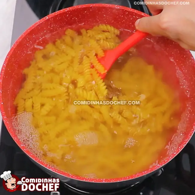 Macarrão com Sardinha e Creme de Leite - Passo 14