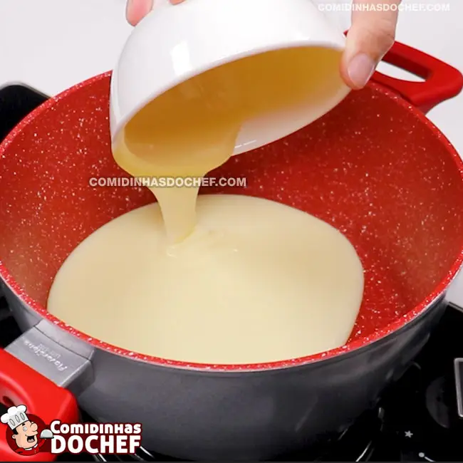 Pavê de Morango com Biscoito Maizena - Passo 1
