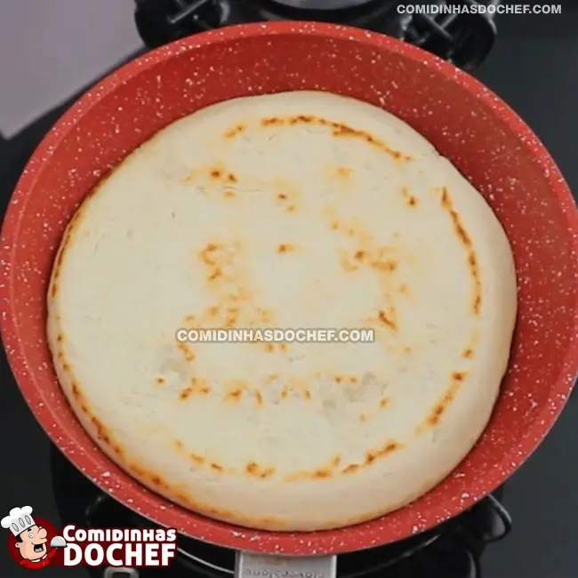 Pizza de Frigideira com Queijo - Passo 4