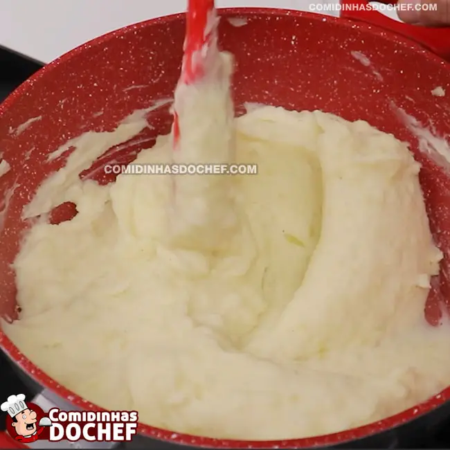 Purê de Aipim Cremoso com Creme de Leite - Passo 5