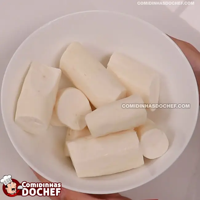 Purê de Aipim Cremoso com Creme de Leite - Passo 1