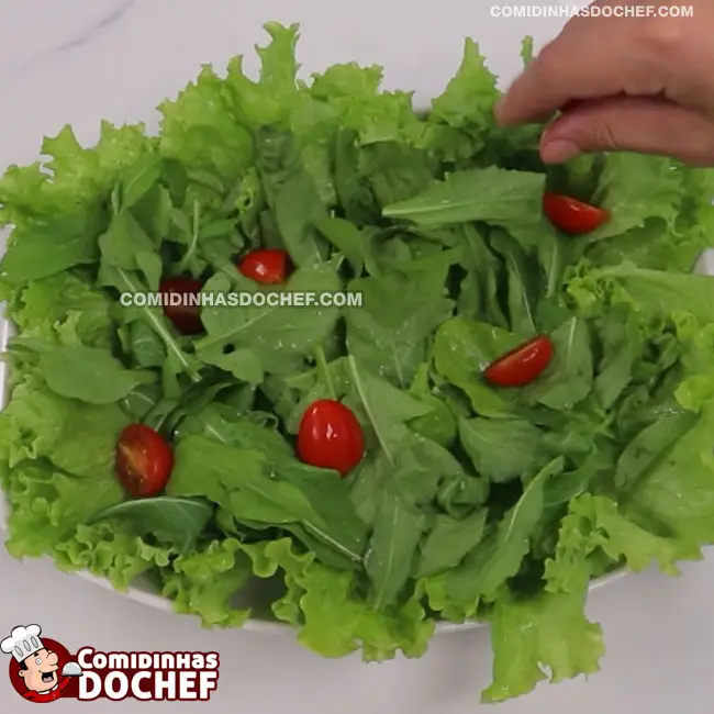 Salada Tropical Natalina - Passo 1