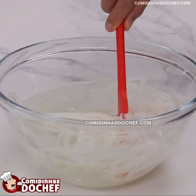 Salada de Cebola Crua - Passo 3