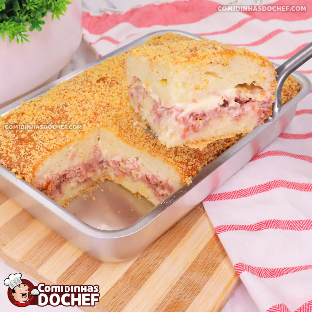 Torta de Calabresa com Requeijão