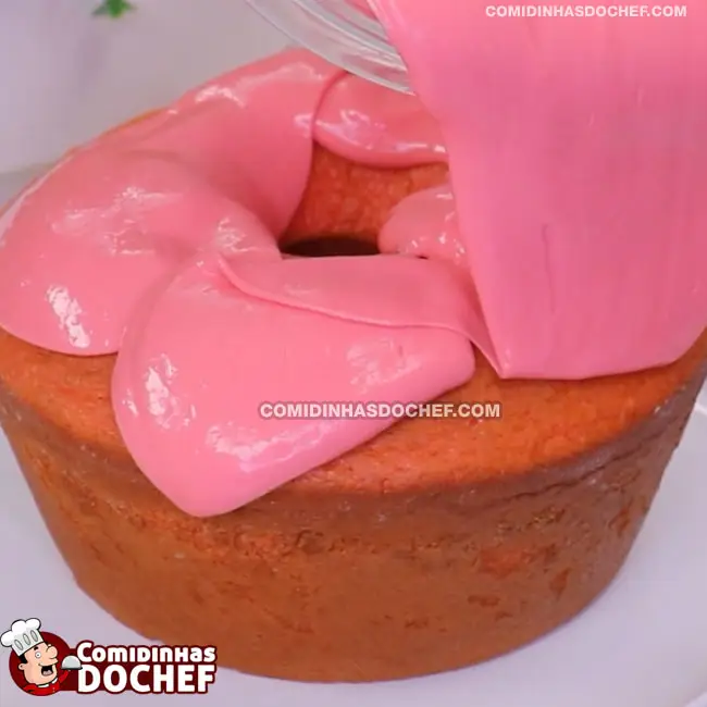 Bolo de Gelatina de Morango no Liquidificador - Passo 3