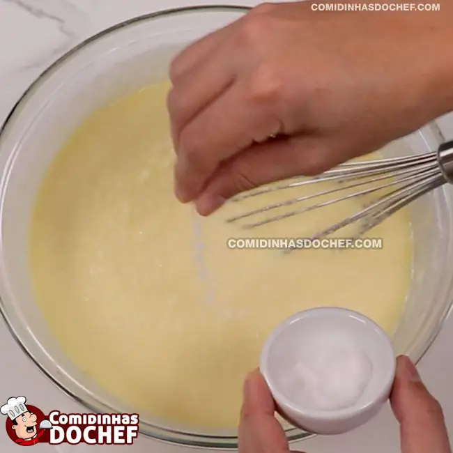 Bolo de Mandioca Tradicional Fácil - Passo 4