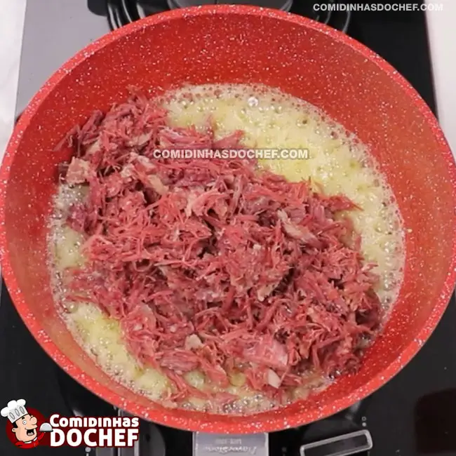 Carne Seca Acebolada Simples e Fácil - Passo 12