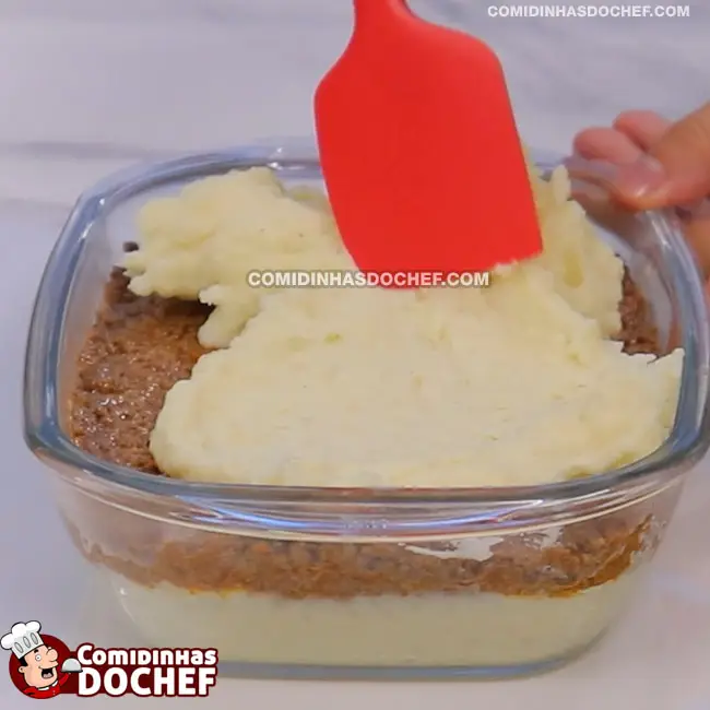 Escondidinho de Carne Moída com Purê de Batata - Passo 2