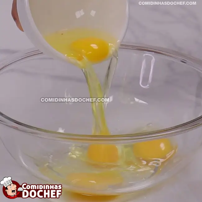 Omelete com Queijo - Passo 1