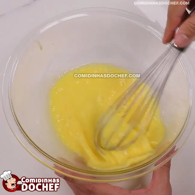 Omelete de Ovo Simples - Passo 1