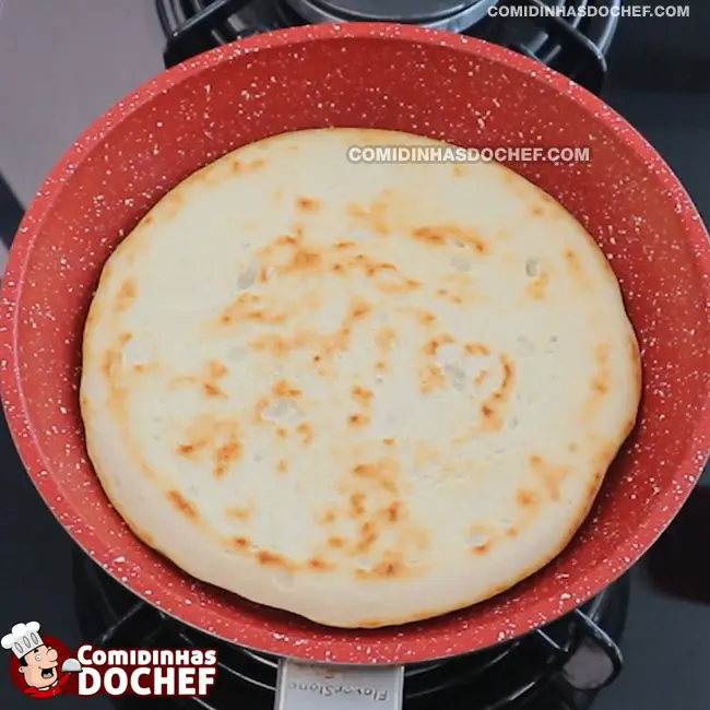 Pizza de Frigideira Sem Fermento - Passo 4