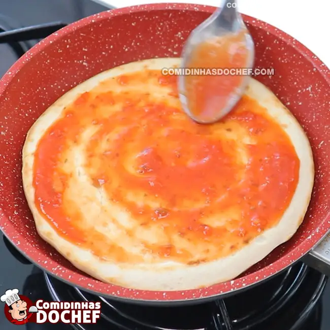 Pizza de Frigideira Sem Fermento - Passo 1