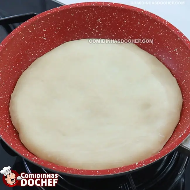 Pizza de Frigideira Sem Leite - Passo 3