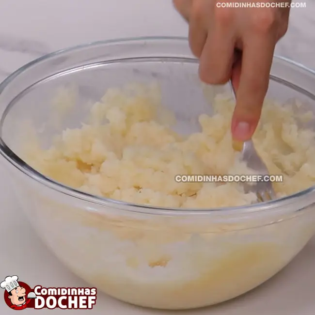 Purê de Mandioca com Creme de Leite - Passo 1