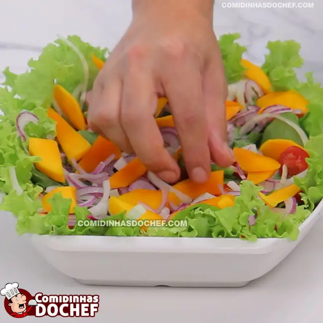 Salada Tropical com Fruta - Passo 2