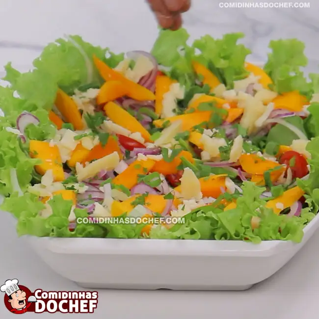 Salada Tropical com Fruta - Passo 3