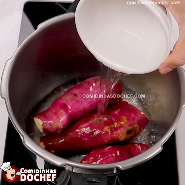 Pudim de Batata Doce com Leite Condensado - Passo 1