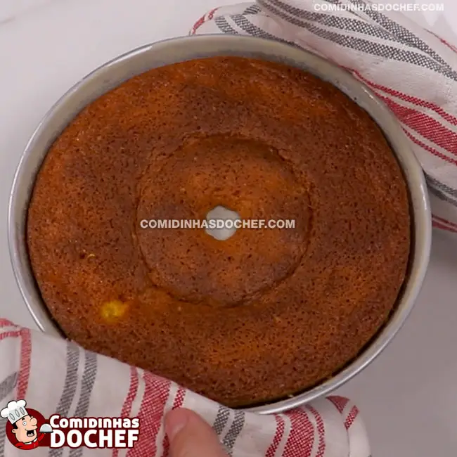 Bolo de Cenoura com Cobertura de Chocolate Fofinho - Passo 8