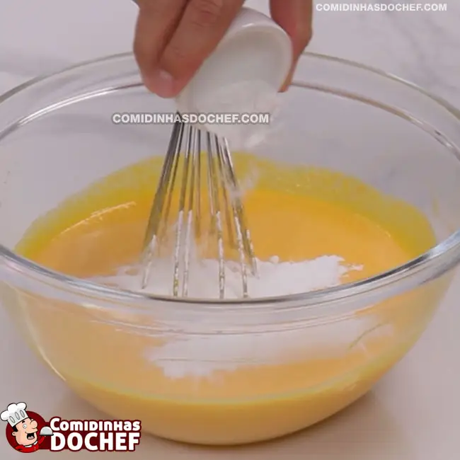 Bolo de Cenoura com Cobertura de Chocolate Fofinho - Passo 5