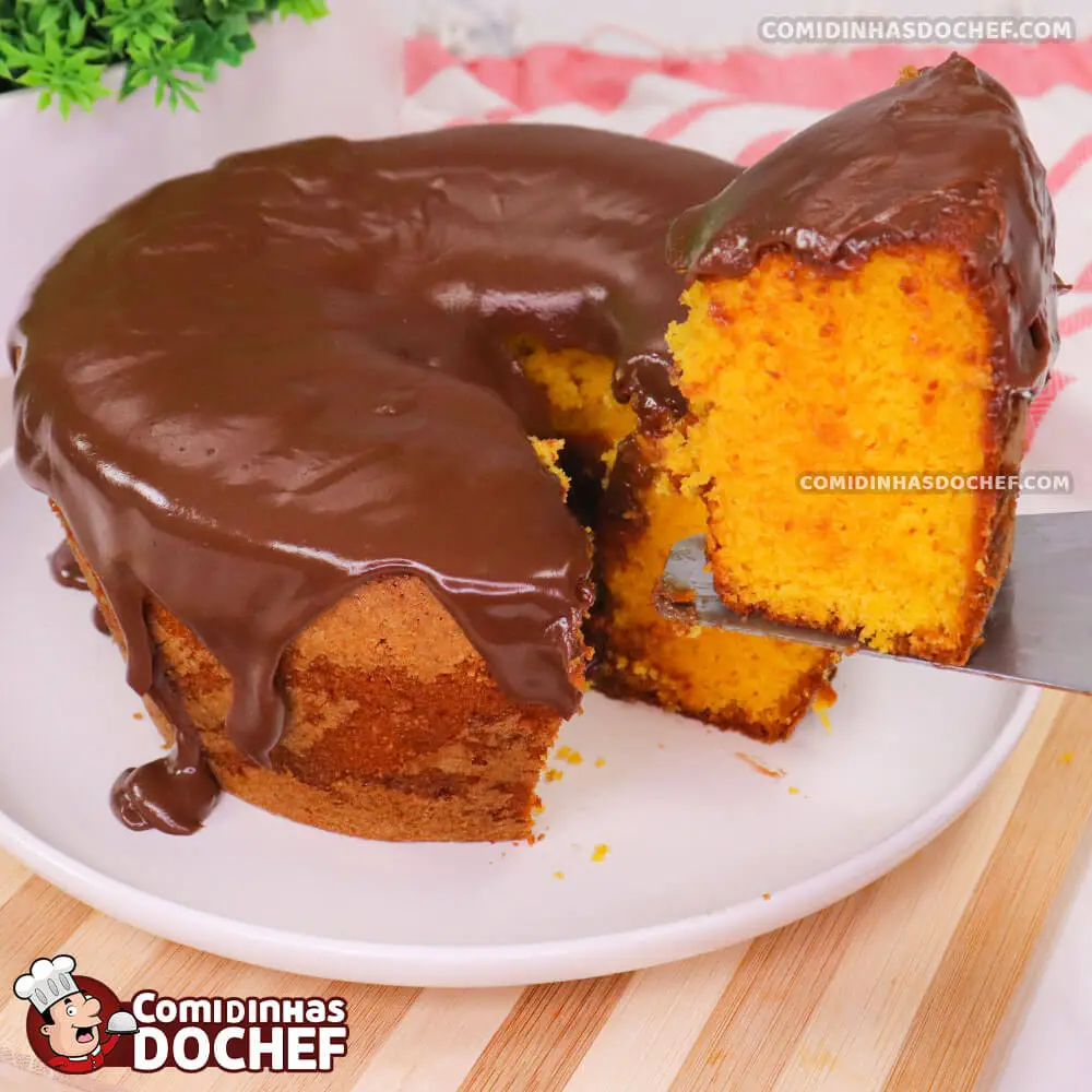 Bolo de Cenoura com Cobertura de Chocolate Fofinho