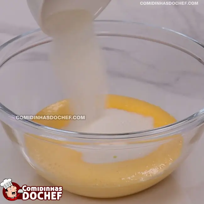 Bolo de Cenoura de Liquidificador - Passo 2