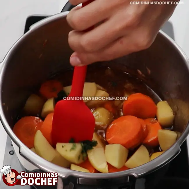 Carne de Panela Que Desmancha - Passo 9