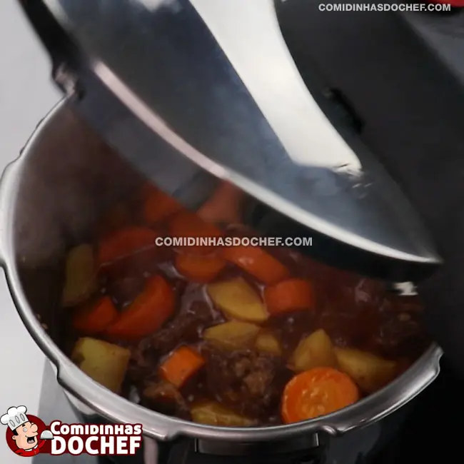 Carne de Panela Que Desmancha - Passo 10