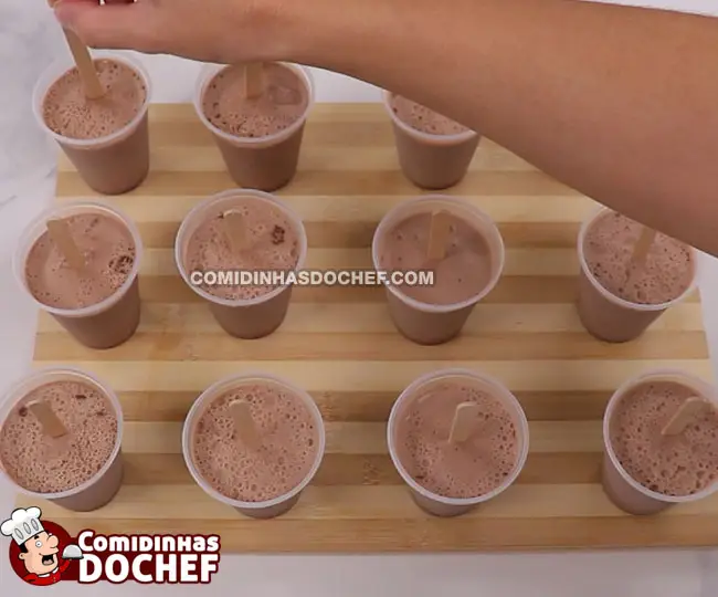 Picolé de Chocolate Caseiro com Nescau - Passo 5