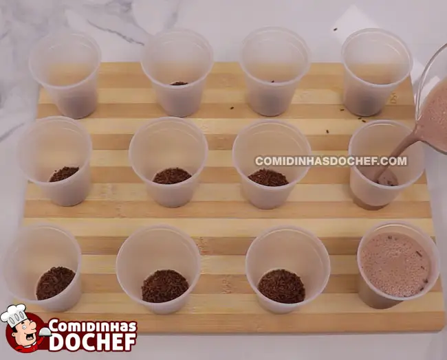 Picolé de Chocolate no Copinho - Passo 4