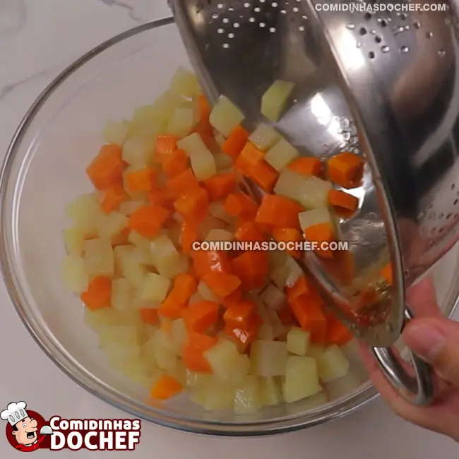 Salada de Maionese com Batata e Cenoura - Passo 5