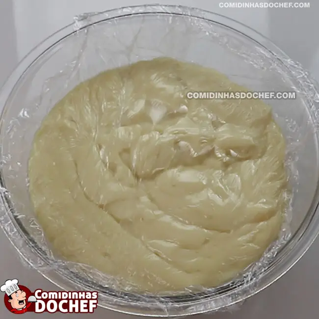Pavê de Bolacha Champagne - Passo 7