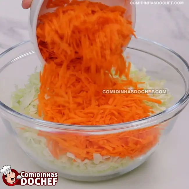 Salada de Repolho Cremoso com Cenoura - Passo 1