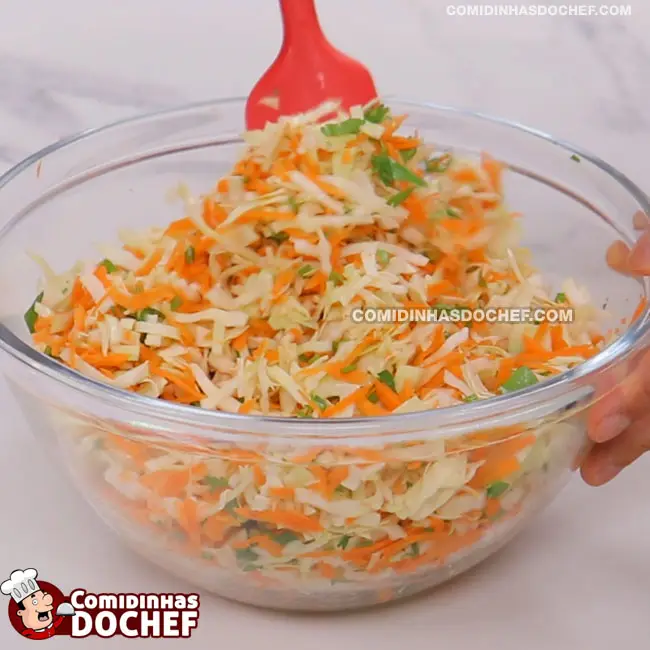 Salada de Repolho Cremoso com Cenoura - Passo 2
