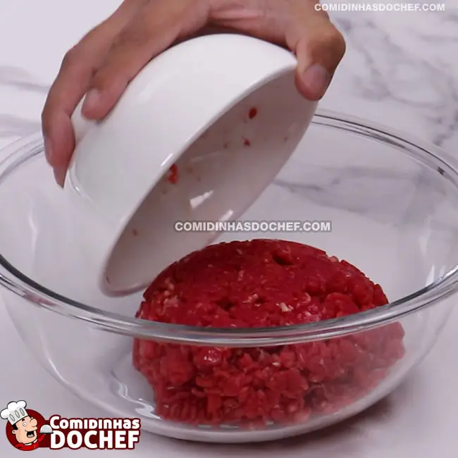 Bolinha de Carne com Molho de Tomate - Passo 1