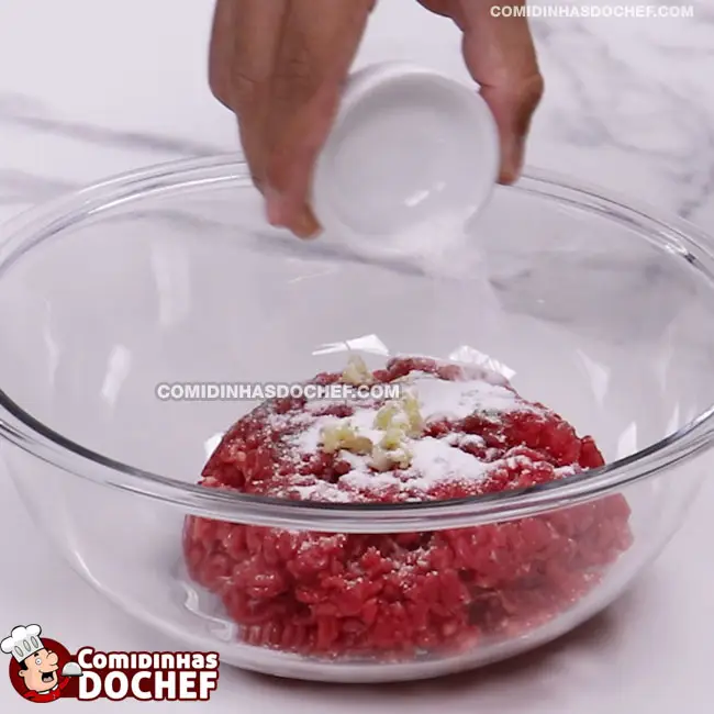 Bolinha de Carne com Molho de Tomate - Passo 2