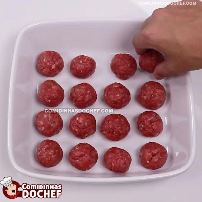Bolinha de Carne com Molho de Tomate - Passo 5
