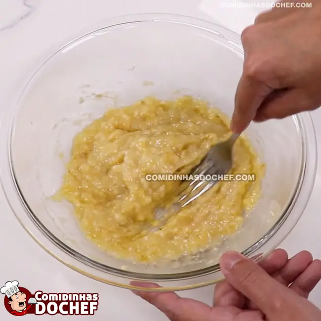 Bolo de Banana SEM Farinha e SEM Açúcar - Passo 1