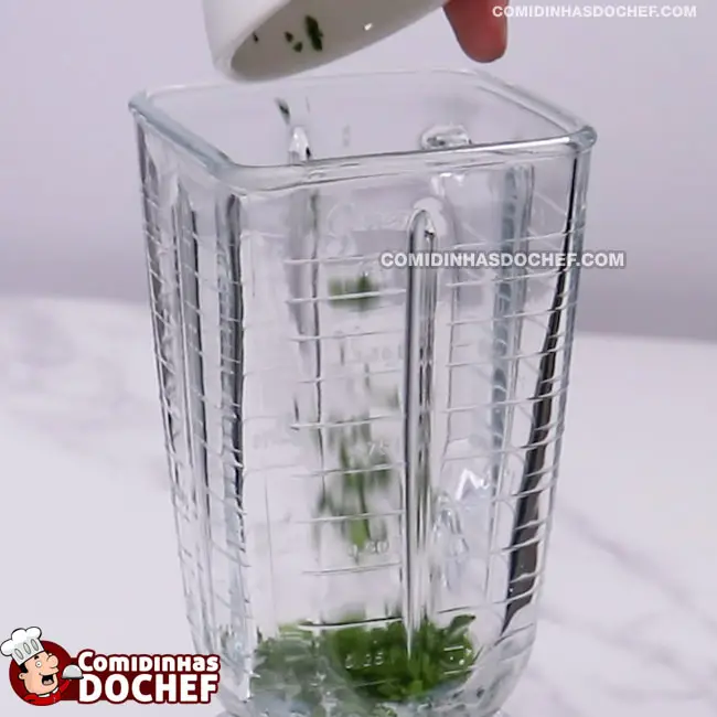 Molho Verde Com Leite - Passo 1